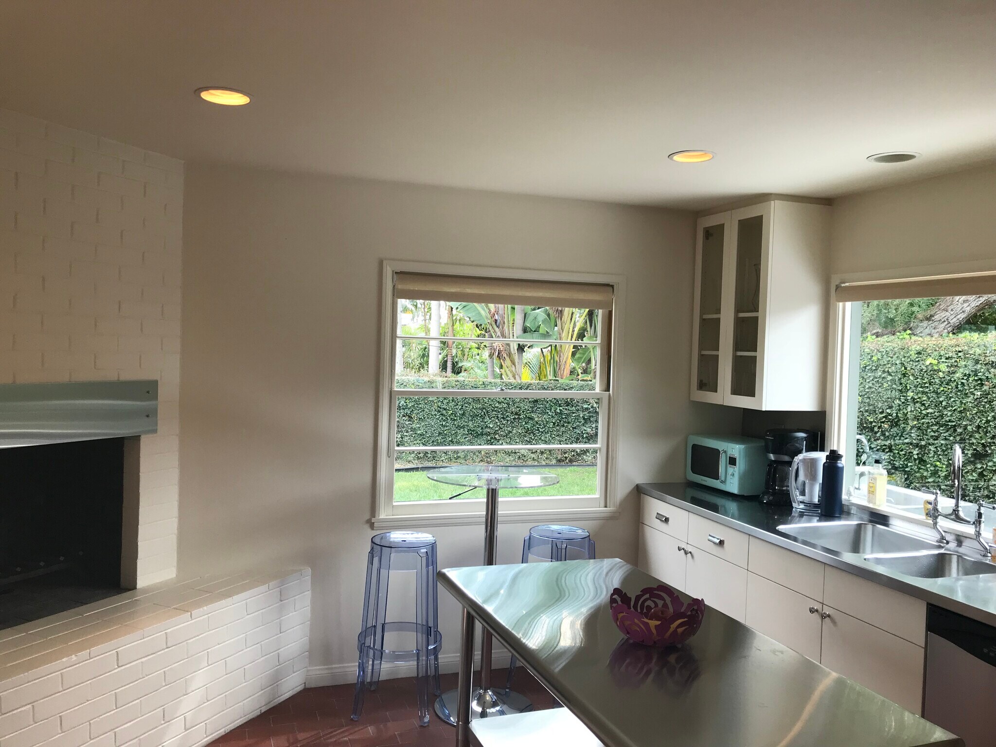 Building Photo - 723 Arenas St