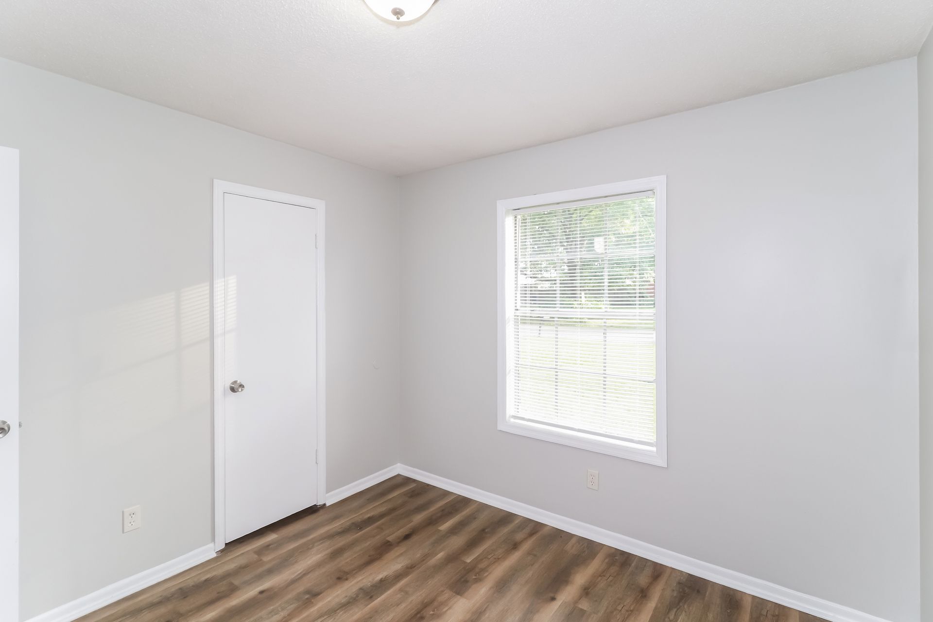 Building Photo - 6150 Devon Cir