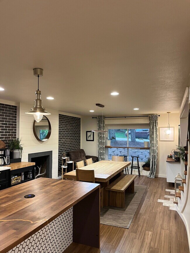 Building Photo - 10739 E Crestridge Cir
