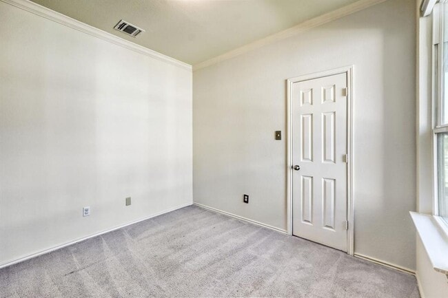 Building Photo - 183 Eves Necklace Dr.