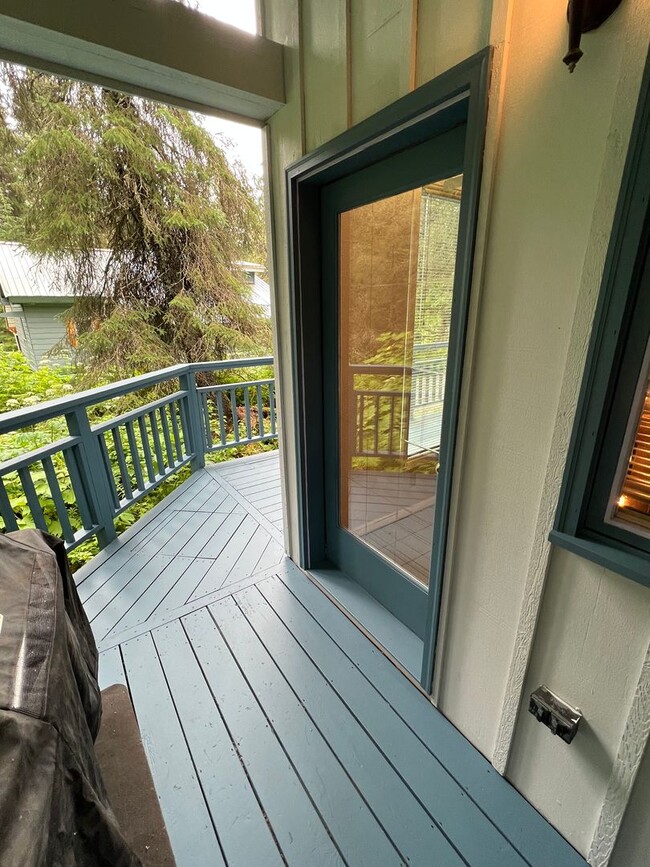 Building Photo - Girdwood 3 Bedroom House w/ Garage