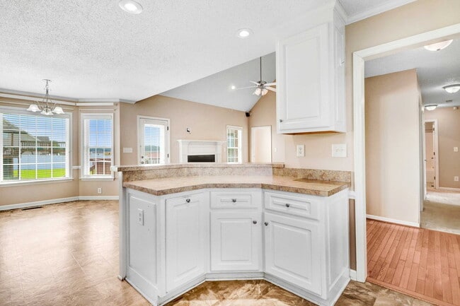 Building Photo - *DETACHED GARAGE/WORKSHOP!* Gorgeous home on HUGE acre lot in Princeton