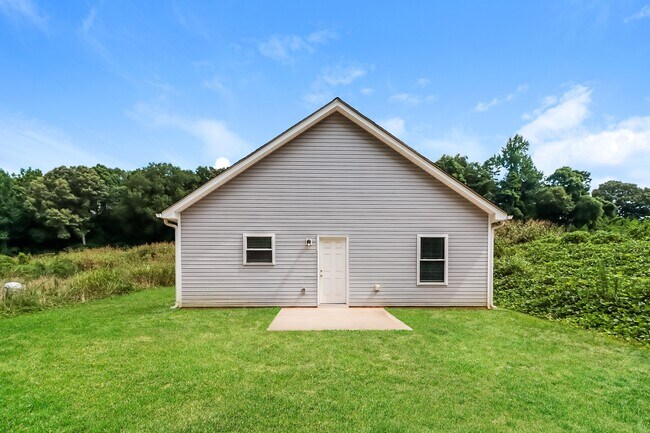 Building Photo - 215 Claudette Dr