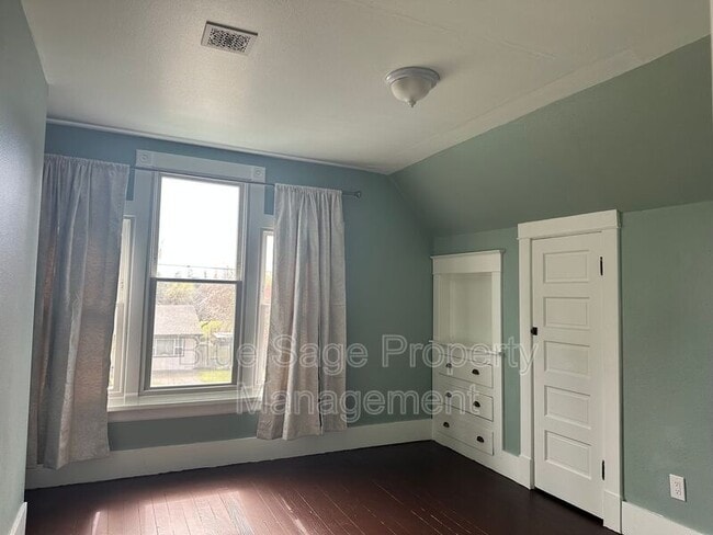 Building Photo - 1226 Tremont St