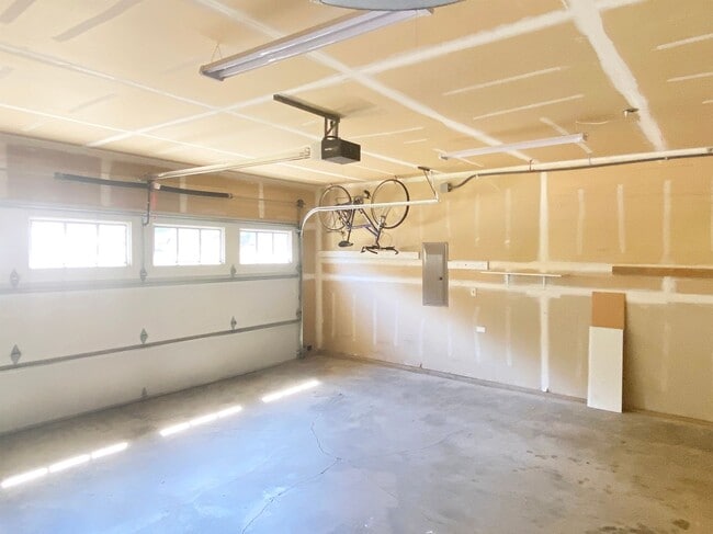 Building Photo - Fabulous Sabbatical Furnished Home