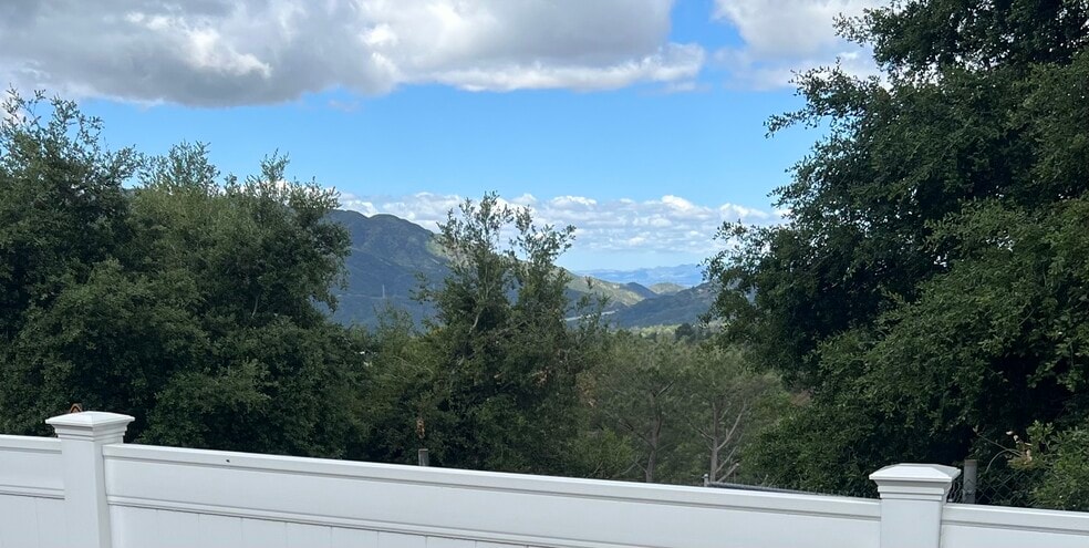 Building Photo - 2327 Dorothy St