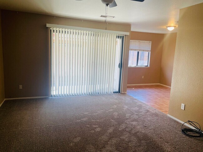 Building Photo - 2220 Sunmist Ln