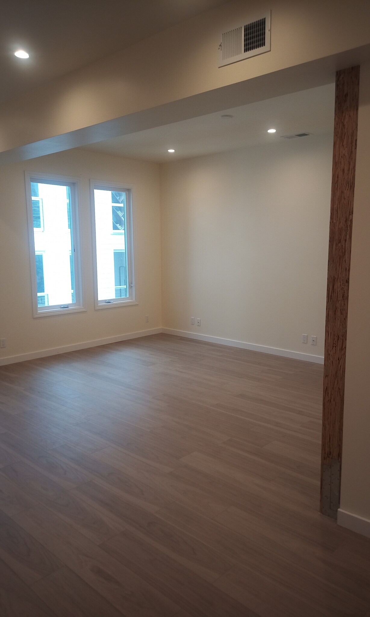 Living-Kitchen 6 - 516 Natoma St