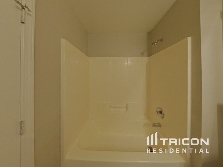 Building Photo - 4105 Lawrence Daniel Dr