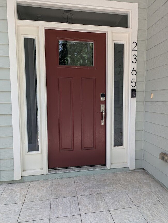 Building Photo - Townsend - 3 Bed 3 Bath Townhome