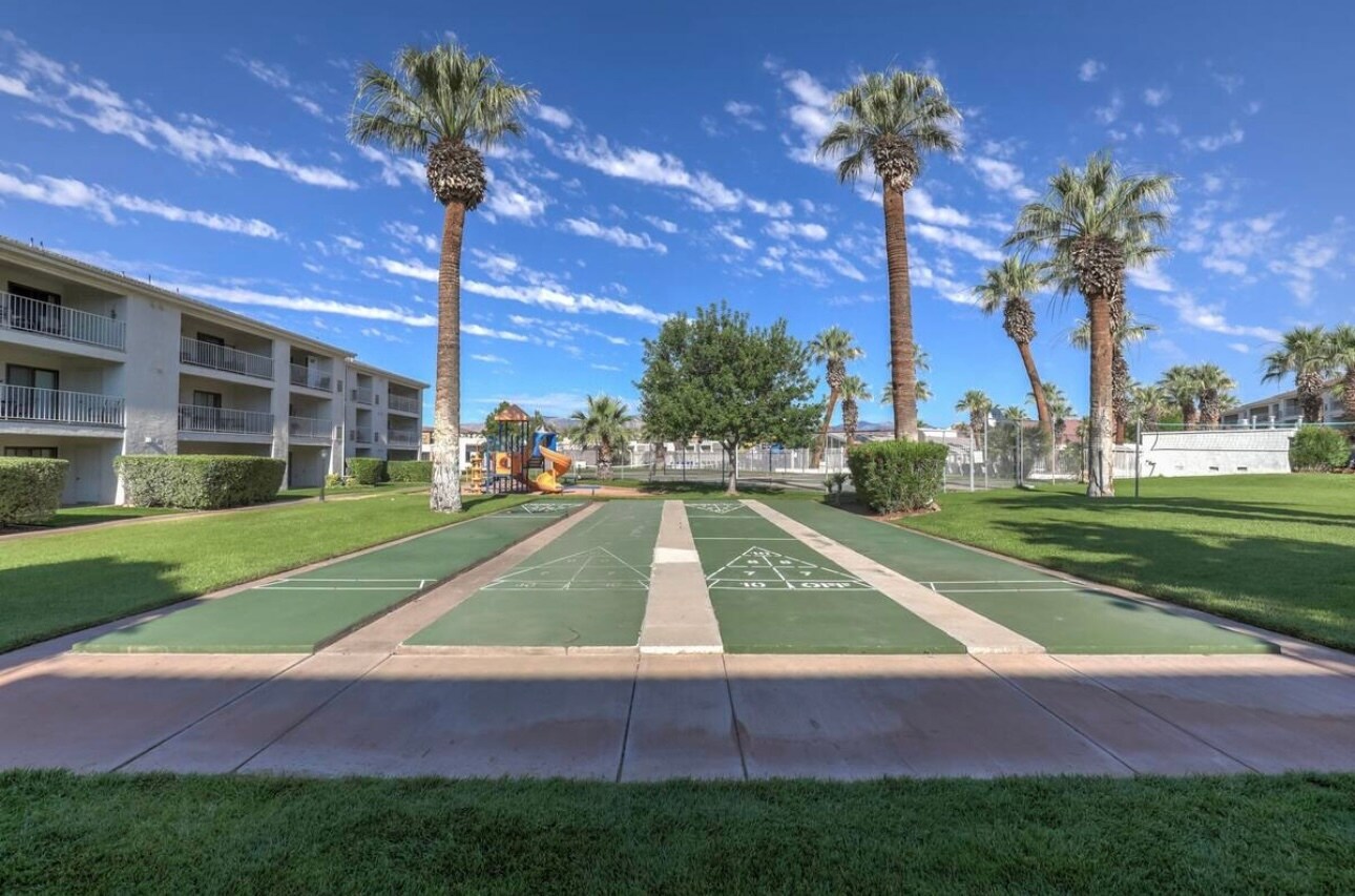 Building Photo - 1845 W Canyon View Dr