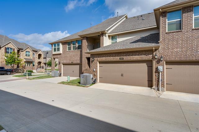 Building Photo - 2421 Belvedere Ln
