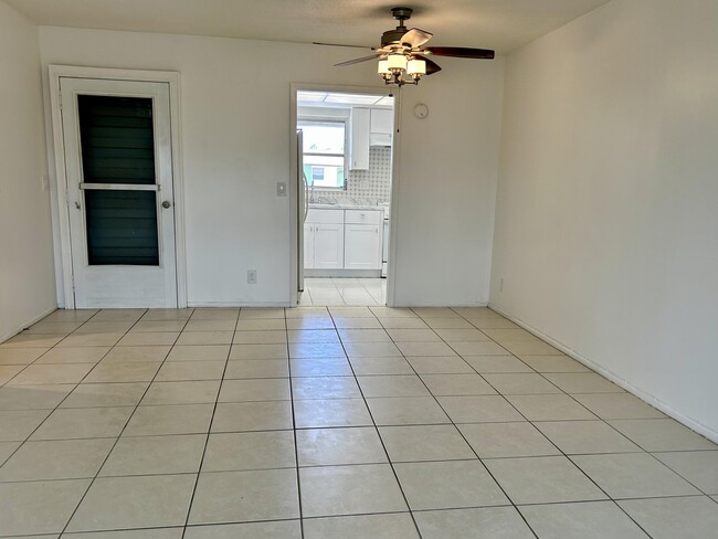 Building Photo - 2895 Crosley Dr W