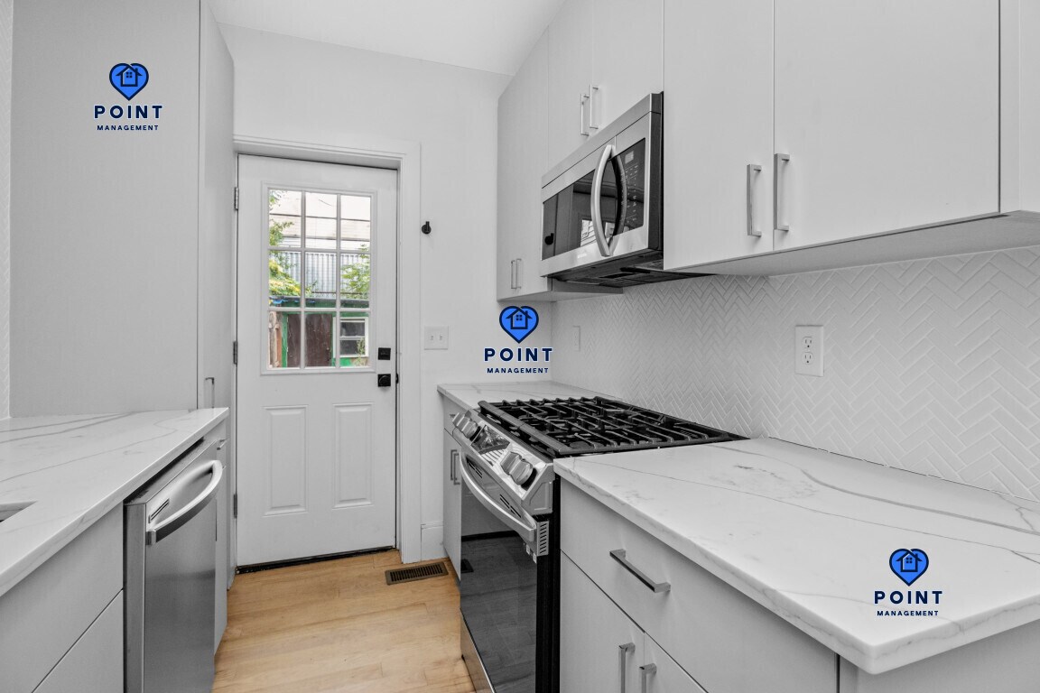 Building Photo - 86 Chelsea St