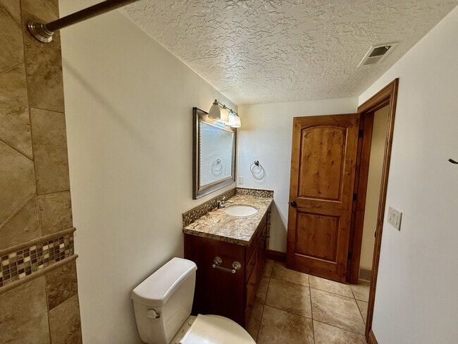 Building Photo - 6819 S Greenfield Way