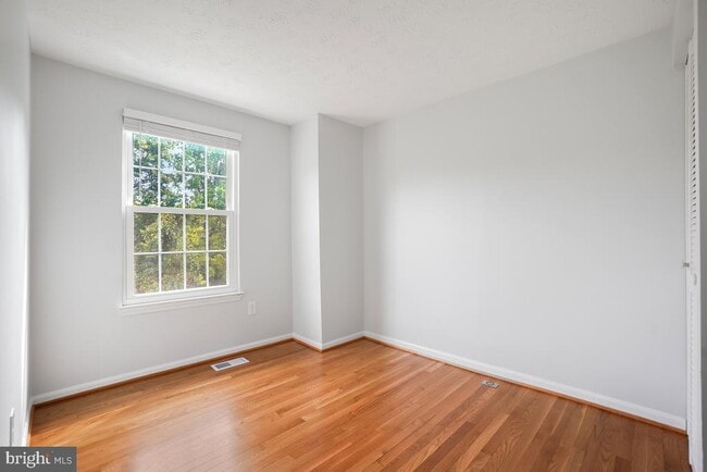 Building Photo - 529 Coral Reef Dr