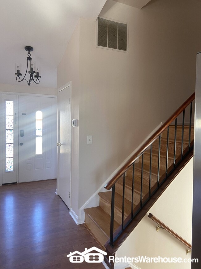 Building Photo - 750 Hyde Park Dr