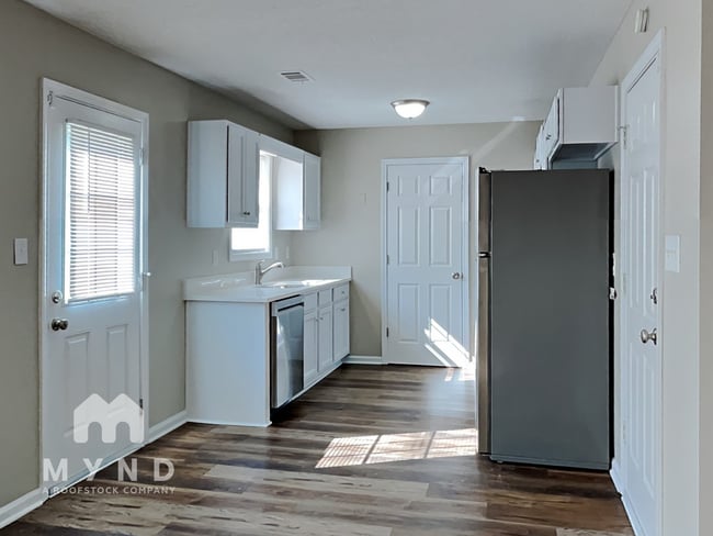 Building Photo - 89 Connie Dr