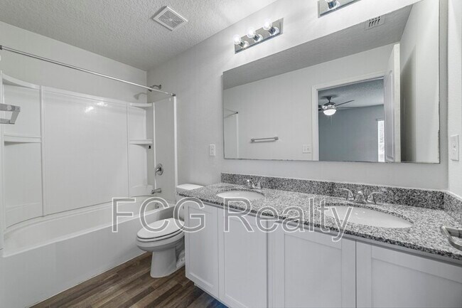 Building Photo - 705 Gila Dr