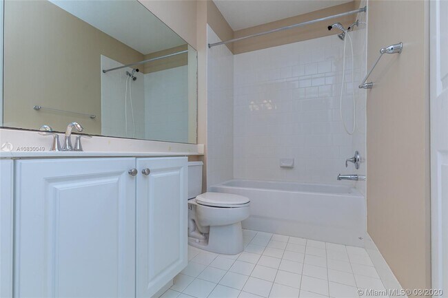 Building Photo - 3600 Oaks Clubhouse Dr