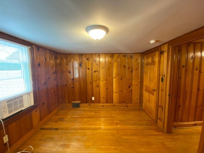 Building Photo - 4025 Robinhood Rd