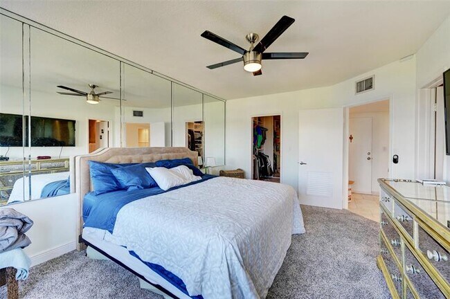 Building Photo - 888 Intracoastal Dr