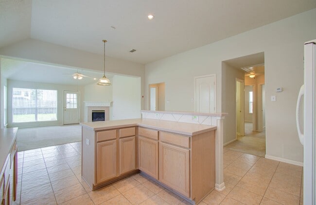 Building Photo - 1519 Mustang Crossing