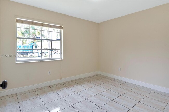 Building Photo - 13828 SW 283rd Terrace