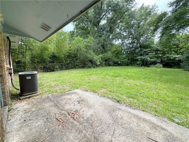 Building Photo - 654 Ynestra Dr