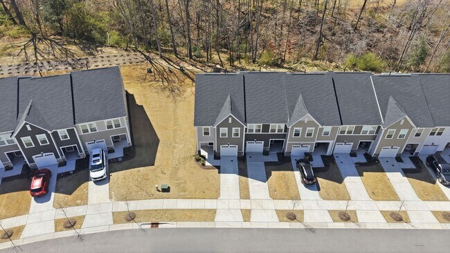 Building Photo - Upgraded 3BR Townhome in Wake Forest | Open Layout, Garage & Resort-Style Amenities