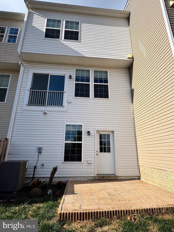 Building Photo - 50 Landis Ct