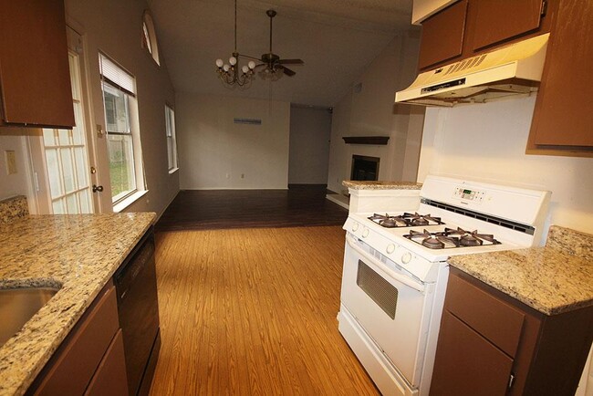 Building Photo - 12801 Modena Trail