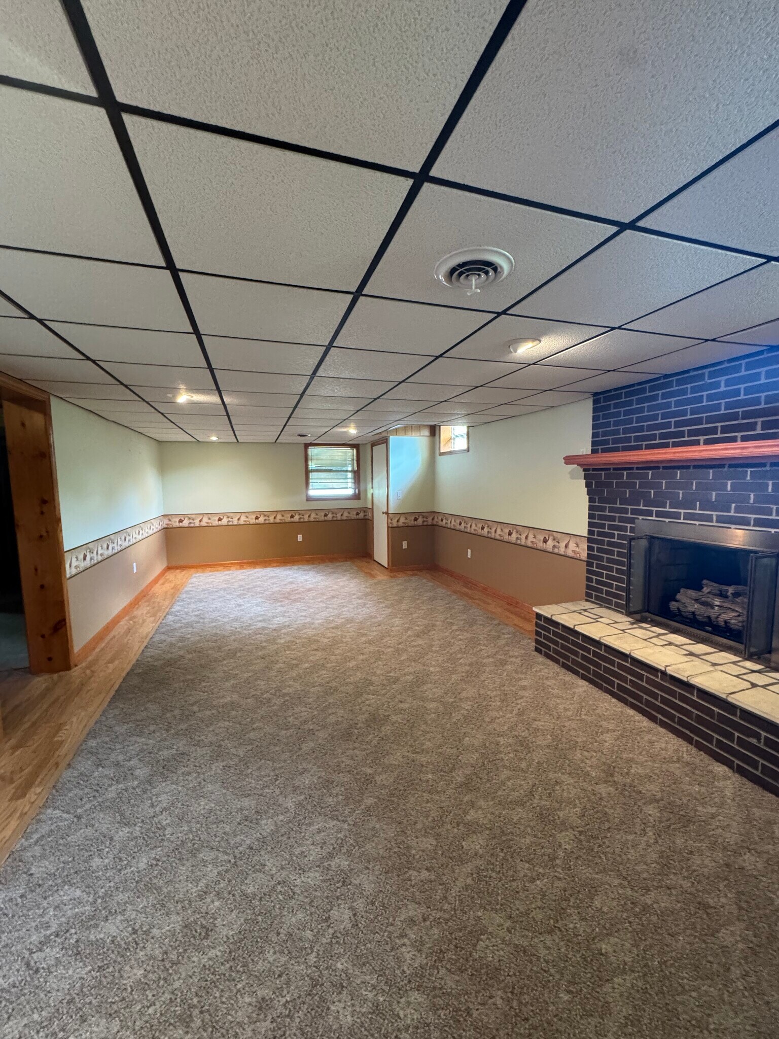 Building Photo - 952 Middle Ave