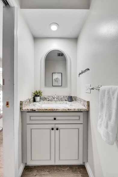 Building Photo - 7303 E Mercer Pl