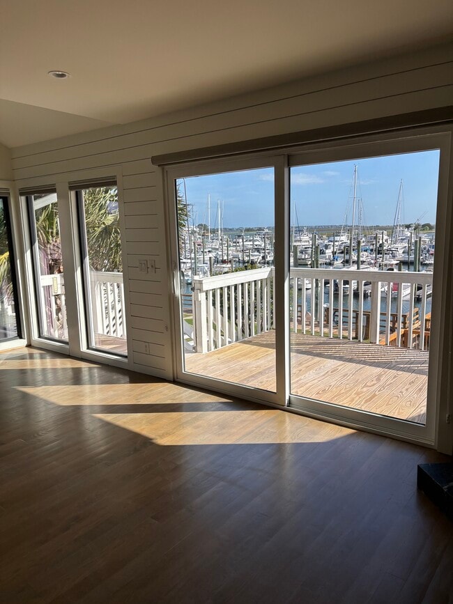 Building Photo - 350 Causeway Dr