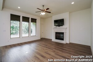 Building Photo - 161 Maravillas