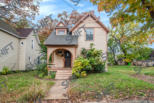 Primary Photo - 1033 Lafayette