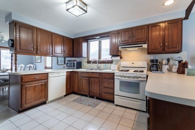 Building Photo - 545 Hudson St