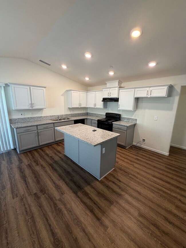 Building Photo - Brand new home in Madera Ca