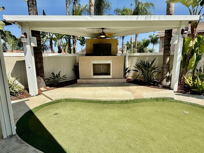 Building Photo - Executive Pool Home w/Solar