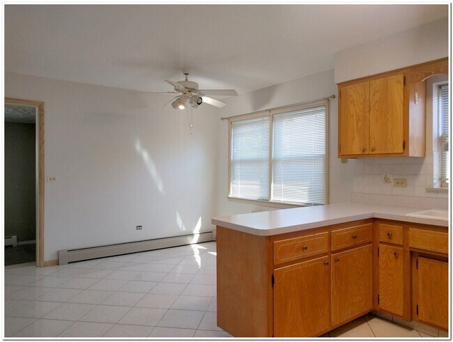 Building Photo - 8406 W Berwyn Ave