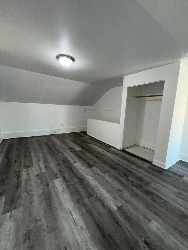 Building Photo - 36 Kelsey Ave