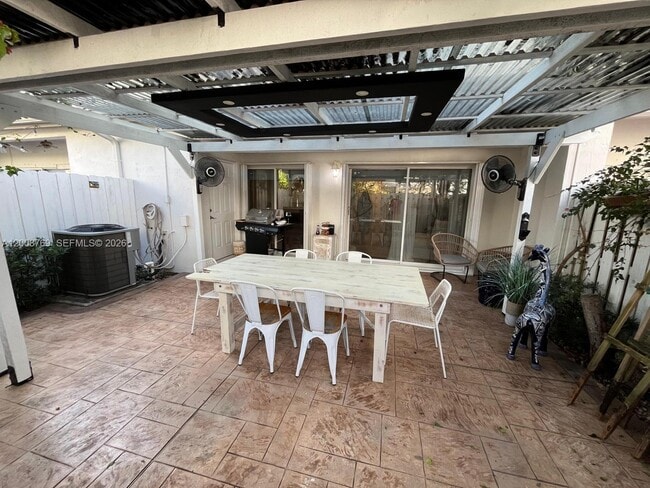 Building Photo - 7451 SW 163rd Ct