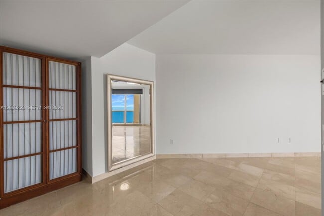 Building Photo - 9559 Collins Ave