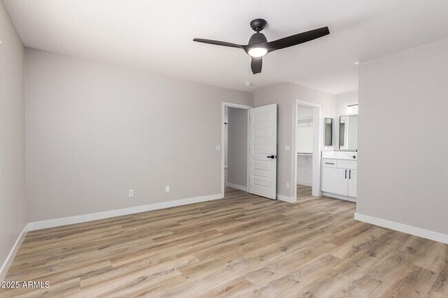 Building Photo - 3014 W Zachary Dr