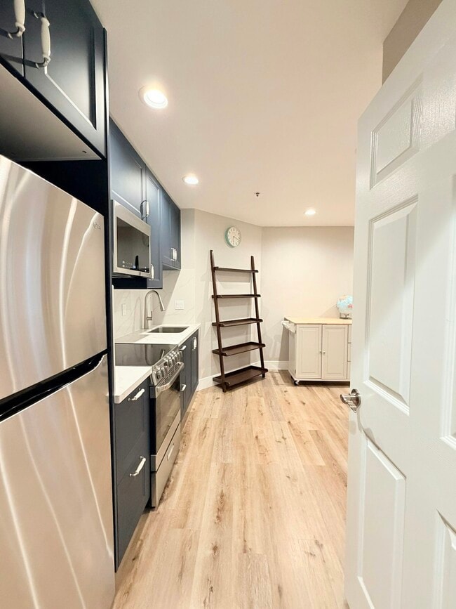 Building Photo - 1622 Altamont Cir