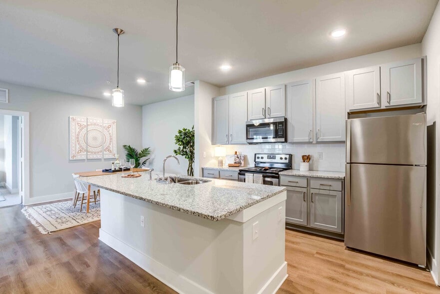 Building Photo - Burnside Farms