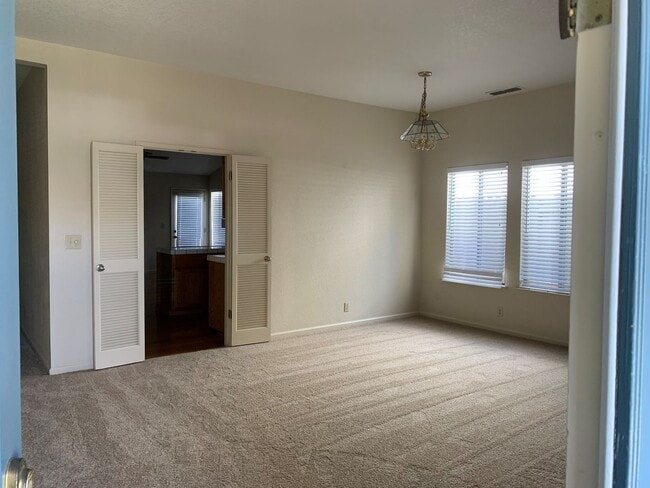 Building Photo - COMING SOON!!! Large 3 bedroom with an office in Elk Grove