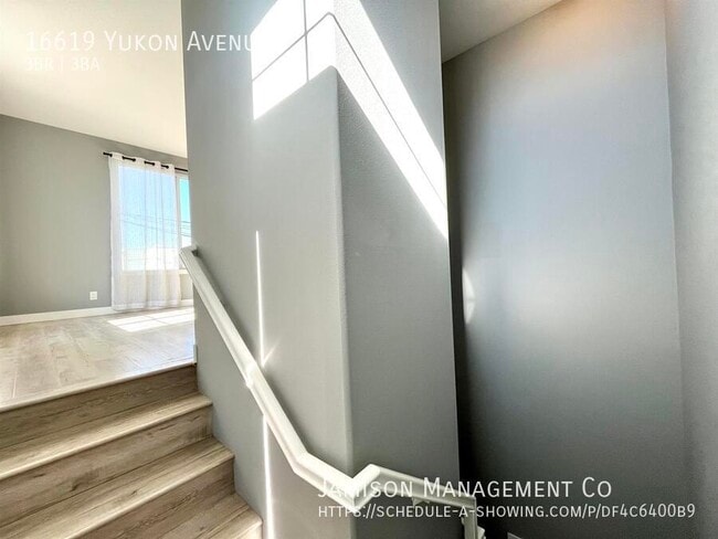 Building Photo - 16619 Yukon Ave