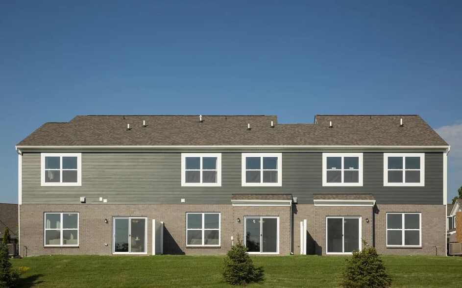 Building Photo - 5567 Eagle Ct